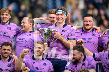 2023-03-18 - Scotland Captain Jamie Ritchie holds The Cuttitta Cup after the Six Nations 2023 rugby union match between Scotland and Italy on 18 March 2023 at the BT Murrayfield Stadium in Edinburgh, Scotland - RUGBY - SIX NATIONS 2023 - SCOTLAND V ITALY - SIX NATIONS - RUGBY