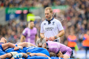 2023-03-18 - Referee Angus Gardner during the Six Nations 2023 rugby union match between Scotland and Italy on 18 March 2023 at the BT Murrayfield Stadium in Edinburgh, Scotland - RUGBY - SIX NATIONS 2023 - SCOTLAND V ITALY - SIX NATIONS - RUGBY