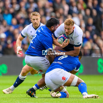 2023-07-29 - Ben Healy of Scotland is tackled by Haime Faiva and Toa Halafihi of Italy during the Summer Nations Series 2023, rugby union match between Scotland and Italy on 29 July 2023 at the Scottish Gas Murrayfield Stadium in Edinburgh, Scotland - RUGBY - SUMMER NATIONS SERIES 2023 - SCOTLAND V ITALY - TEST MATCH - RUGBY