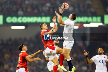 2023-08-05 - Freddie Steward of England vies with George North of Wales during the Summer Nations Series 2023, rugby union match between Wales and England on 5 August 2023 at Millenium Stadium in Cardiff, Wales - RUGBY - SUMMER NATIONS SERIES 2023 - WALES V ENGLAND - TEST MATCH - RUGBY