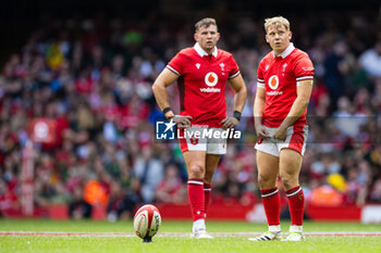 2023-08-19 - Sam Costelow of Wales kicks a penalty during the Summer Nations Series 2023, Rugby Union Friendly match between Wales and South Africa on 19 August 2023 at Principality Stadium in Cardiff, Wales - RUGBY - SUMMER NATIONS SERIES 2023 - WALES V SOUTH AFRICA - TEST MATCH - RUGBY