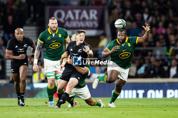 2023-08-25 - Will Jordan of New Zealand spills the ball during the Qatar Airways Cup, International Friendly rugby union match between New Zealand and South Africa on 25 August 2023 at Twickenham stadium in London, England - RUGBY - FRIENDLY GAME - NEW ZEALAND V SOUTH AFRICA - TEST MATCH - RUGBY