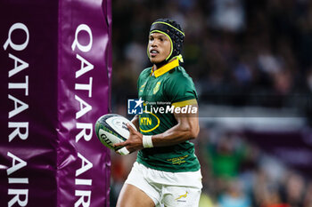 2023-08-25 - Kurt-Lee Arendse of South Africa scores his sides second try during the Qatar Airways Cup, International Friendly rugby union match between New Zealand and South Africa on 25 August 2023 at Twickenham stadium in London, England - RUGBY - FRIENDLY GAME - NEW ZEALAND V SOUTH AFRICA - TEST MATCH - RUGBY