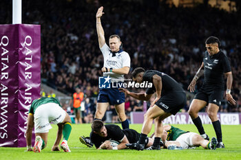 2023-08-25 - Cam Roigard of New Zealand scores his sides first try during the Qatar Airways Cup, International Friendly rugby union match between New Zealand and South Africa on 25 August 2023 at Twickenham stadium in London, England - RUGBY - FRIENDLY GAME - NEW ZEALAND V SOUTH AFRICA - TEST MATCH - RUGBY