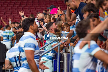 2023-08-26 - Marcos Kremer (Argentina) meets the fans at the end of the rugby match between national teams of Spain and Argentina (los Pumas) played at Estadio Civitas Metropolitano on August 26, 2023 in Madrid, Spain - RUGBY 2023: SPAIN VS ARGENTINA - TEST MATCH - RUGBY
