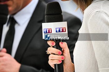2023-08-27 - Microphone TF1 during the Summer Nations Series 2023, rugby union match between France and Australia on August 27, 2023 at Stade de France in Saint-Denis near Paris, France - RUGBY - SUMMER NATIONS SERIES 2023 - FRANCE V AUSTRALIA - TEST MATCH - RUGBY