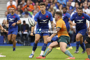 2023-08-28 - Matthieu Jalibert of France, David Porecki of Australia during the Summer Nations Series 2023, rugby union match between France and Australia on August 27, 2023 at Stade de France in Saint-Denis near Paris, France - RUGBY - SUMMER NATIONS SERIES 2023 - FRANCE V AUSTRALIA - TEST MATCH - RUGBY
