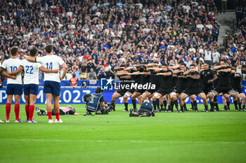 2023-09-08 - Team France players watch New Zealand players perform the Haka during the World Cup 2023, Pool A rugby union match between France and New Zealand on September 8, 2023 at Stade de France in Saint-Denis near Paris, France - RUGBY - WORLD CUP 2023 - FRANCE V NEW ZEALAND - WORLD CUP - RUGBY