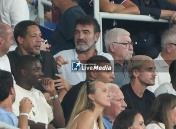 2023-09-08 - Joe Star ,Ousmane Dembele,Kylian MBappe and Antoine Griezman during the World Cup 2023, Pool A rugby union match between France and New Zealand on September 8, 2023 at Stade de France in Saint-Denis near Paris, France - RUGBY - WORLD CUP 2023 - FRANCE V NEW ZEALAND - WORLD CUP - RUGBY