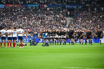 2023-09-08 - Team France players watch New Zealand players perform the Haka during the World Cup 2023, Pool A rugby union match between France and New Zealand on September 8, 2023 at Stade de France in Saint-Denis near Paris, France - RUGBY - WORLD CUP 2023 - FRANCE V NEW ZEALAND - WORLD CUP - RUGBY