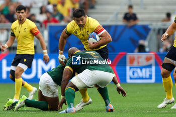2023-09-17 - Andre Gorin of Romania is tackled by Mbongeni Mbonambi of South Africa during the Rugby World Cup France 2023 match between South Africa and Romania at Stade de Bordeaux on September 17, 2023 in Bordeaux, France. Photo Hans van der Valk /Orange Pictures / Dppi - RUGBY - WORLD CUP 2023 - SOUTH AFRICA V ROMANIA - WORLD CUP - RUGBY