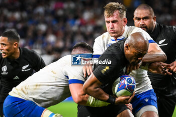 2023-09-29 - Mark TELEA of New Zealand and Federico RUZZA of Italy during the World Cup 2023, Pool A rugby union match between New Zealand and Italy on September 29, 2023 at Groupama Stadium in Decines-Charpieu near Lyon, France - RUGBY - WORLD CUP 2023 - NEW ZEALAND V ITALY - WORLD CUP - RUGBY