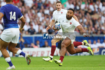 2023-10-07 - Manu Tuilagi of England during the World Cup 2023, Pool D rugby union match between England and Samoa on October 7, 2023 at Pierre Mauroy stadium in Villeneuve-d'Ascq near Lille, France - RUGBY - WORLD CUP 2023 - ENGLAND V SAMOA - WORLD CUP - RUGBY