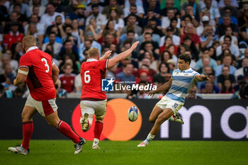 2023-10-14 - Santiago Carreras (Argentina) during a RUGBY WORLD CUP FRANCE 2023 match between Wales and Argentina at Stade de Marseille, in Marseille, ,France on October 14, 2023. (Photo / Felipe Mondino) - 2023 RUGBY WORLD CUP - WALES VS ARGENTINA - WORLD CUP - RUGBY