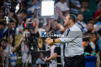 2023-10-14 - Head coach Michael Cheika (Argentina) during a RUGBY WORLD CUP FRANCE 2023 match between Wales and Argentina at Stade de Marseille, in Marseille, ,France on October 14, 2023. (Photo / Felipe Mondino) - 2023 RUGBY WORLD CUP - WALES VS ARGENTINA - WORLD CUP - RUGBY