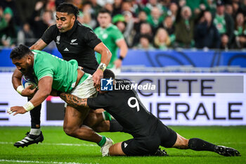 2023-10-14 - Bundee AKI of Ireland, RIEKO IOANE of New Zealand and Aaron SMITH of New Zealand during the World Cup 2023, Quarter-final rugby union match between Ireland and New Zealand on October 14, 2023 at Stade de France in Saint-Denis near Paris, France - RUGBY - WORLD CUP 2023 - 1/4 - IRELAND V NEW ZEALAND - WORLD CUP - RUGBY