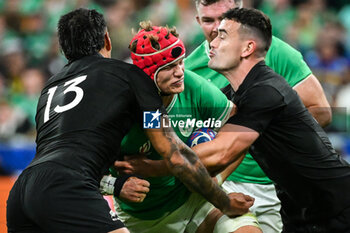 2023-10-14 - Josh VAN DER FLIER of Ireland and Will JORDAN of New Zealand during the World Cup 2023, Quarter-final rugby union match between Ireland and New Zealand on October 14, 2023 at Stade de France in Saint-Denis near Paris, France - RUGBY - WORLD CUP 2023 - 1/4 - IRELAND V NEW ZEALAND - WORLD CUP - RUGBY