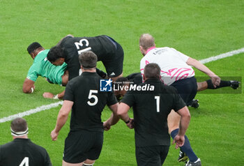 2023-10-14 - Bundee Aki of Ireland scores a try during the World Cup 2023, Quarter-final rugby union match between Ireland and New Zealand on October 14, 2023 at Stade de France in Saint-Denis near Paris, France - RUGBY - WORLD CUP 2023 - 1/4 - IRELAND V NEW ZEALAND - WORLD CUP - RUGBY
