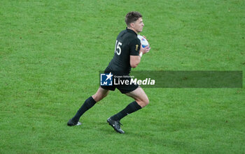 2023-10-14 - Beauden Barrett of New Zealand during the World Cup 2023, Quarter-final rugby union match between Ireland and New Zealand on October 14, 2023 at Stade de France in Saint-Denis near Paris, France - RUGBY - WORLD CUP 2023 - 1/4 - IRELAND V NEW ZEALAND - WORLD CUP - RUGBY