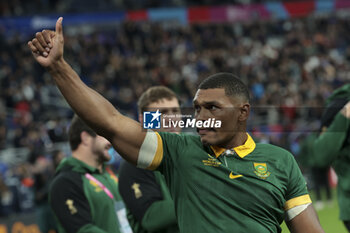2023-10-15 - Damian Willemse salutes the supporters following the World Cup 2023, Quarter-final rugby union match between France and South Africa on October 15, 2023 at Stade de France in Saint-Denis near Paris, France - RUGBY - WORLD CUP 2023 - 1/4 - FRANCE V SOUTH AFRICA - WORLD CUP - RUGBY