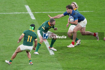 2023-10-15 - Damien Penaud of France and Willie le Roux of South Africa during the World Cup 2023, Quarter-final rugby union match between France and South Africa on October 15, 2023 at Stade de France in Saint-Denis near Paris, France - RUGBY - WORLD CUP 2023 - 1/4 - FRANCE V SOUTH AFRICA - WORLD CUP - RUGBY
