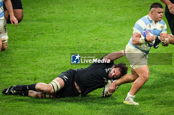 2023-10-20 - Thomas GALLO of Argentina and Samuel WHITELOCK of New Zealand during the World Cup 2023, Semi-final rugby union match between Argentina and New Zealand on October 20, 2023 at Stade de France in Saint-Denis near Paris, France - RUGBY - WORLD CUP - 1/2 - ARGENTINA V NEW ZEALAND - WORLD CUP - RUGBY