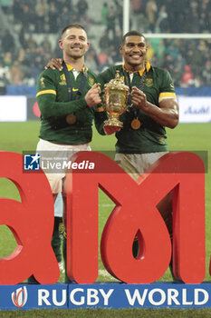 2023-10-28 - Willie Le Roux, Damian Willemse of South Africa celebrates the victory following the World Cup 2023, Final rugby union match between New Zealand (All Blacks) and South Africa (Springboks) on October 28, 2023 at Stade de France in Saint-Denis near Paris, France - RUGBY - WORLD CUP 2023 - FINAL - NEW ZEALAND V SOUTH AFRICA - WORLD CUP - RUGBY