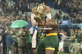 2023-10-28 - Bongi Mbonambi of South Africa celebrates the victory following the World Cup 2023, Final rugby union match between New Zealand (All Blacks) and South Africa (Springboks) on October 28, 2023 at Stade de France in Saint-Denis near Paris, France - RUGBY - WORLD CUP 2023 - FINAL - NEW ZEALAND V SOUTH AFRICA - WORLD CUP - RUGBY