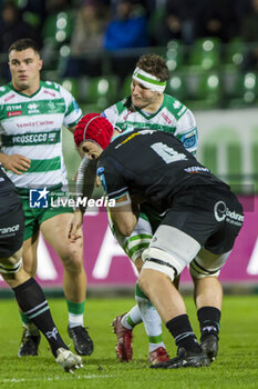 2023-12-02 - Michele Lamaro tackled by Rhys Davies - BENETTON RUGBY VS OSPREYS RUGBY - UNITED RUGBY CHAMPIONSHIP - RUGBY