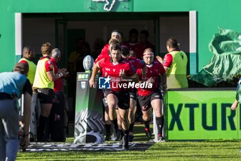 2023-11-05 - Emirates Lions entering comes onto the pitch - BENETTON RUGBY VS EMIRATES LIONS - UNITED RUGBY CHAMPIONSHIP - RUGBY
