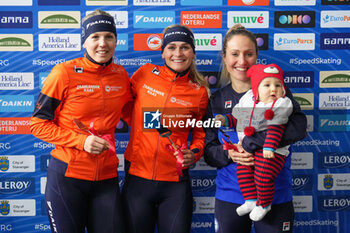 2023-12-03 - Elisa Dul of The Netherlands, Irene Schouten of The Netherlands, Francesca Lollobrigida of Italy during the medal ceremony after competing on the Women's B Group 5000m during the ISU Speed Skating World Cup Stavanger on December 3, 2023 at Var Energi Arena Sormarka in Stavanger, Norway - SPEED SKATING - WORLD CUP - STAVANGER - ICE SKATING - WINTER SPORTS