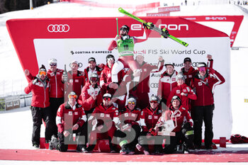 2023-01-29 - Hemetsberger Daniel (AUT) 3th CLASSIFIED and his team - 2023 AUDI FIS SKI WORLD CUP - MEN'S SUPER G - ALPINE SKIING - WINTER SPORTS