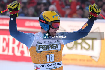 2023-12-16 - Exultation of Mattia Casse (ITA) during the Audi FIS Alpine Ski World Cup, Men’s Downhill race on Saslong Slope in Val Gardena on December 16, 2023, Val Gardena, Bozen, Italy. - AUDI FIS SKI WORLD CUP - MEN'S DOWNHILL - ALPINE SKIING - WINTER SPORTS