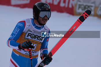 2023-12-16 - Cyprien Sarrazin (FRA) competes during the Audi FIS Alpine Ski World Cup, Men’s Downhill race on Saslong Slope in Val Gardena on December 16, 2023, Val Gardena, Bozen, Italy. - AUDI FIS SKI WORLD CUP - MEN'S DOWNHILL - ALPINE SKIING - WINTER SPORTS