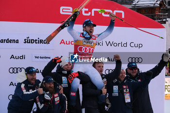 2023-12-16 - Norway ski team and Aleksander Aamodt Kilde (NOR) during the Audi FIS Alpine Ski World Cup, Men’s Downhill race on Saslong Slope in Val Gardena on December 16, 2023, Val Gardena, Bozen, Italy. - AUDI FIS SKI WORLD CUP - MEN'S DOWNHILL - ALPINE SKIING - WINTER SPORTS