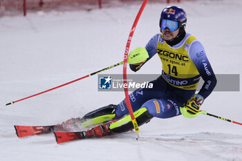 2023-12-22 - Alex Vinatzer (ITA) competes during the Audi FIS Alpine Ski World Cup, Men’s Slalom race on 3Tre Slope in Madonna di Campiglio on December 22, 2023, Trento, Italy. - AUDI FIS SKI WORLD CUP - MEN'S SLALOM - ALPINE SKIING - WINTER SPORTS