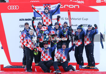 2023-12-17 - FIS Ski World Cup 2023-2024 - Men’s Giant Slalom Alta Badia
Team CRO - AUDI FIS SKI WORLD CUP - MEN'S GIANT SLALOM - ALPINE SKIING - WINTER SPORTS