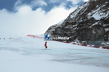 2023-11-19 - ALPINE SKIING - FIS WC 2023-2024
Zermatt - Cervinia (SUI) - Women's Downhill Second Race
Image shows: RECOGNITION SWISS ATHLETE - TRACE CANCELLED FOR STRONG WIND - ALPINE SKIING - AUDI SKI FIS WORLD CUP - WOMEN'S DOWNHILL - ALPINE SKIING - WINTER SPORTS