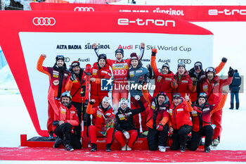2023-12-17 - The Swiss team's celebration of the victory of ODERMATT Marco (SUI) - AUDI FIS SKI WORLD CUP - MEN'S GIANT SLALOM - ALPINE SKIING - WINTER SPORTS