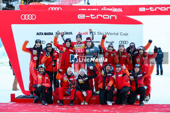 2023-12-17 - The Swiss team's celebration of the victory of ODERMATT Marco (SUI) - AUDI FIS SKI WORLD CUP - MEN'S GIANT SLALOM - ALPINE SKIING - WINTER SPORTS