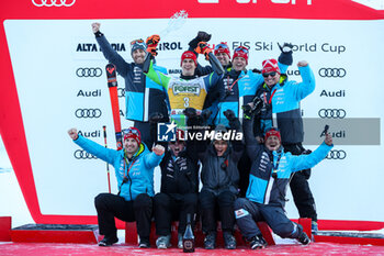 2023-12-17 - The Slovenian team's celebration of third place of KRANJEC Zan (SLO) - AUDI FIS SKI WORLD CUP - MEN'S GIANT SLALOM - ALPINE SKIING - WINTER SPORTS