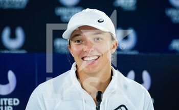 2023-01-01 - Iga Swiatek of Poland talks to the media after her mixed-doubles match at the 2023 United Cup Brisbane tennis tournament on January 1, 2023 in Brisbane, Australia - TENNIS - UNITED CUP 2023 - INTERNATIONALS - TENNIS