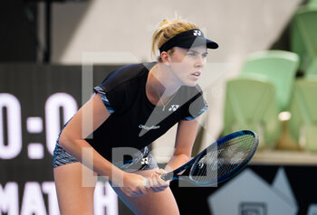 2023-01-06 - Linda Noskova of the Czech Republic in action during the quarter-final of the 2023 Adelaide International 1, WTA 500 tennis tournament on January 6, 2023 in Adelaide, Australia - TENNIS - WTA - 2023 ADELAIDE INTERNATIONAL 1 - INTERNATIONALS - TENNIS