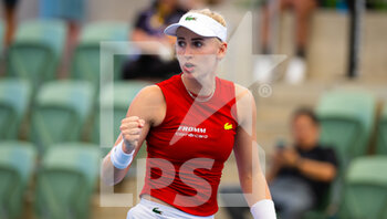 2023-01-08 - Jil Teichmann of Switzerland in action during the final qualifications round of the 2023 Adelaide International 2, WTA 500 tennis tournament on January 8, 2023 in Adelaide, Australia - TENNIS - WTA - 2023 ADELAIDE INTERNATIONAL 2 - INTERNATIONALS - TENNIS