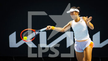 2023-01-17 - Claire Liu of the United States in action against Madison Brengle of the United States during the first round of the 2023 Australian Open, Grand Slam tennis tournament on January 17, 2023 in Melbourne, Australia - TENNIS - WTA - AUSTRALIA OPEN 2023 - WEEK 1 - INTERNATIONALS - TENNIS
