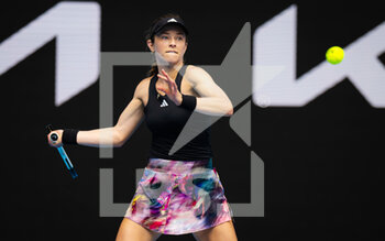 2023-01-20 - Katie Volynets of the United States in action against Veronika Kudermetova of Russia during the second round of the 2023 Australian Open, Grand Slam tennis tournament on January 19, 2023 in Melbourne, Australia - TENNIS - WTA - AUSTRALIA OPEN 2023 - WEEK 1 - INTERNATIONALS - TENNIS