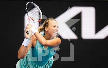 2023-01-20 - Anett Kontaveit of Estonia in action against Magda Linette of Poland during the second round of the 2023 Australian Open, Grand Slam tennis tournament on January 19, 2023 in Melbourne, Australia - TENNIS - WTA - AUSTRALIA OPEN 2023 - WEEK 1 - INTERNATIONALS - TENNIS