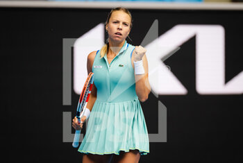 2023-01-20 - Anett Kontaveit of Estonia in action against Magda Linette of Poland during the second round of the 2023 Australian Open, Grand Slam tennis tournament on January 19, 2023 in Melbourne, Australia - TENNIS - WTA - AUSTRALIA OPEN 2023 - WEEK 1 - INTERNATIONALS - TENNIS