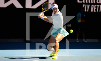 2023-01-20 - Bernarda Pera of the United States in action against Coco Gauff of the United States during the third round of the 2023 Australian Open, Grand Slam tennis tournament on January 20, 2023 in Melbourne, Australia - TENNIS - WTA - AUSTRALIA OPEN 2023 - WEEK 1 - INTERNATIONALS - TENNIS