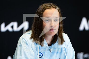 2023-01-20 - Iga Swiatek of Poland talks to the media after the third round of the 2023 Australian Open, Grand Slam tennis tournament on January 20, 2023 in Melbourne, Australia - TENNIS - WTA - AUSTRALIA OPEN 2023 - WEEK 1 - INTERNATIONALS - TENNIS